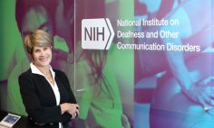 La Dra. Debara L. Tucci M.D., M.S., M.B.A., es la Directora del Instituto Nacional de la Sordera y Otros Trastornos de la Comunicación.